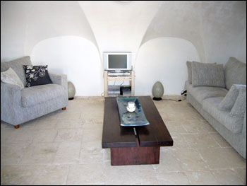 Clara 2 - Living Area